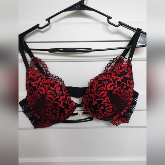 Bra - Picture 1 of 3